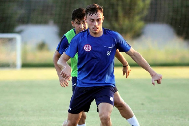 defans futbolcusu